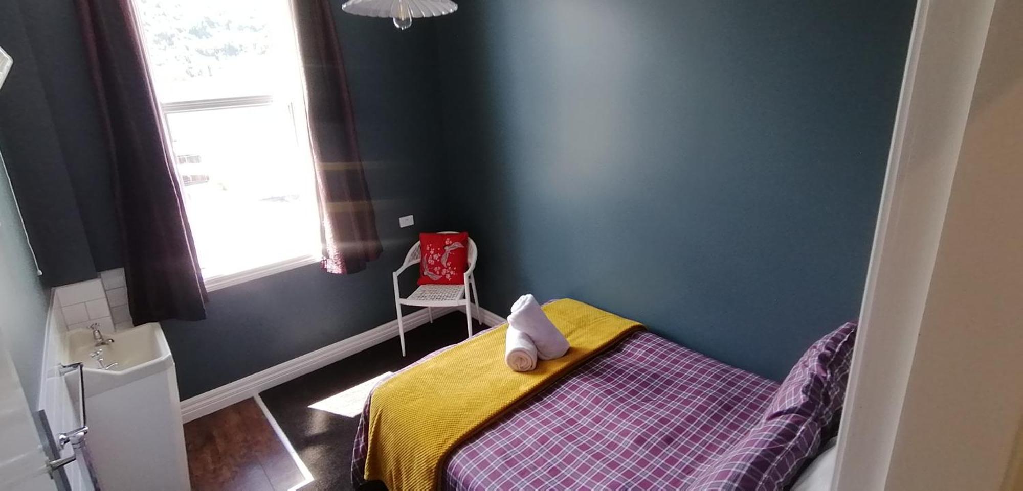 The Duke Hostel Greymouth Exterior foto A bedroom